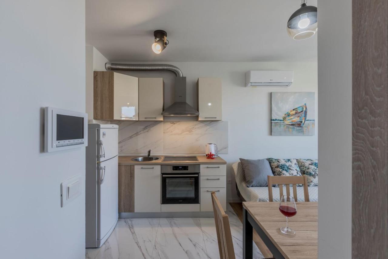 דירות ספליט Apartman Lukiana*** מראה חיצוני תמונה