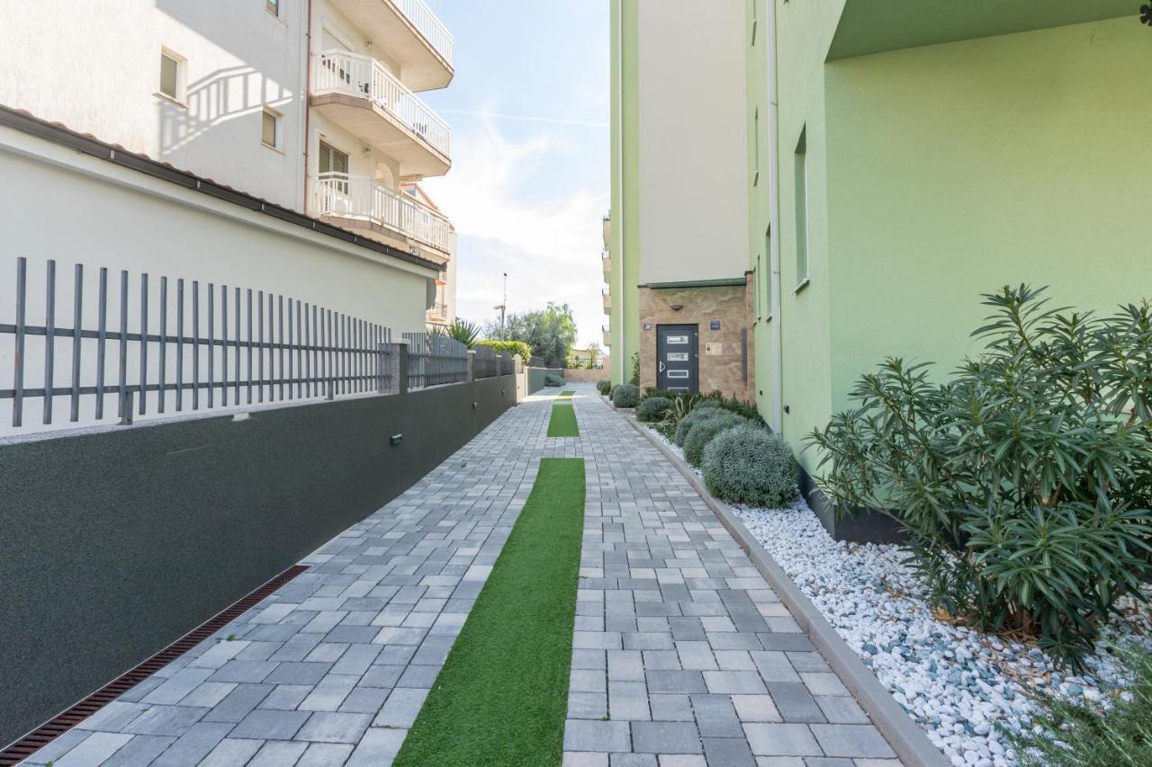 דירות ספליט Apartman Lukiana*** מראה חיצוני תמונה