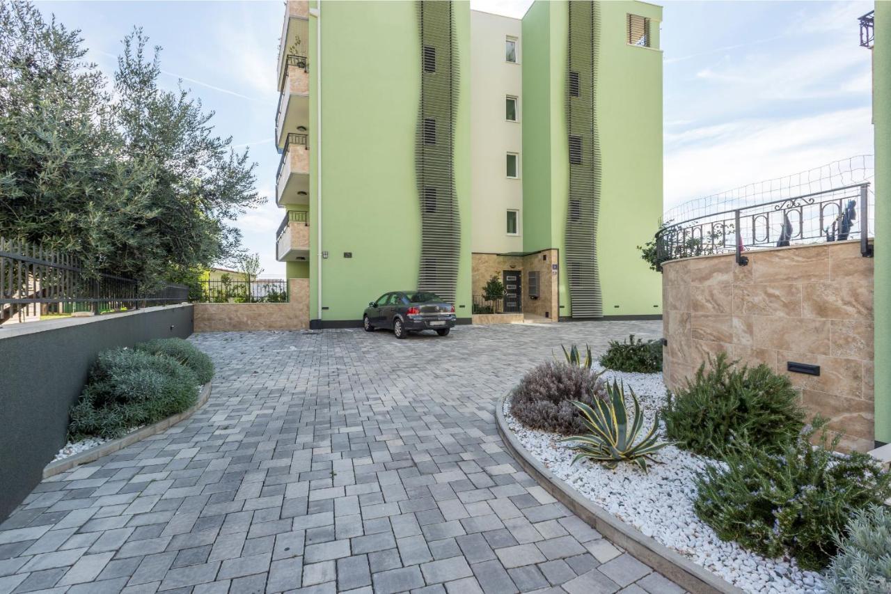 דירות ספליט Apartman Lukiana*** מראה חיצוני תמונה